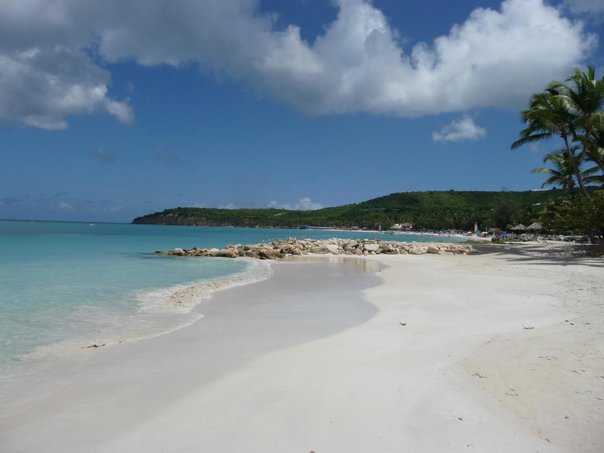 Buccaneer Beach Club Dickenson Bay Bagian luar foto