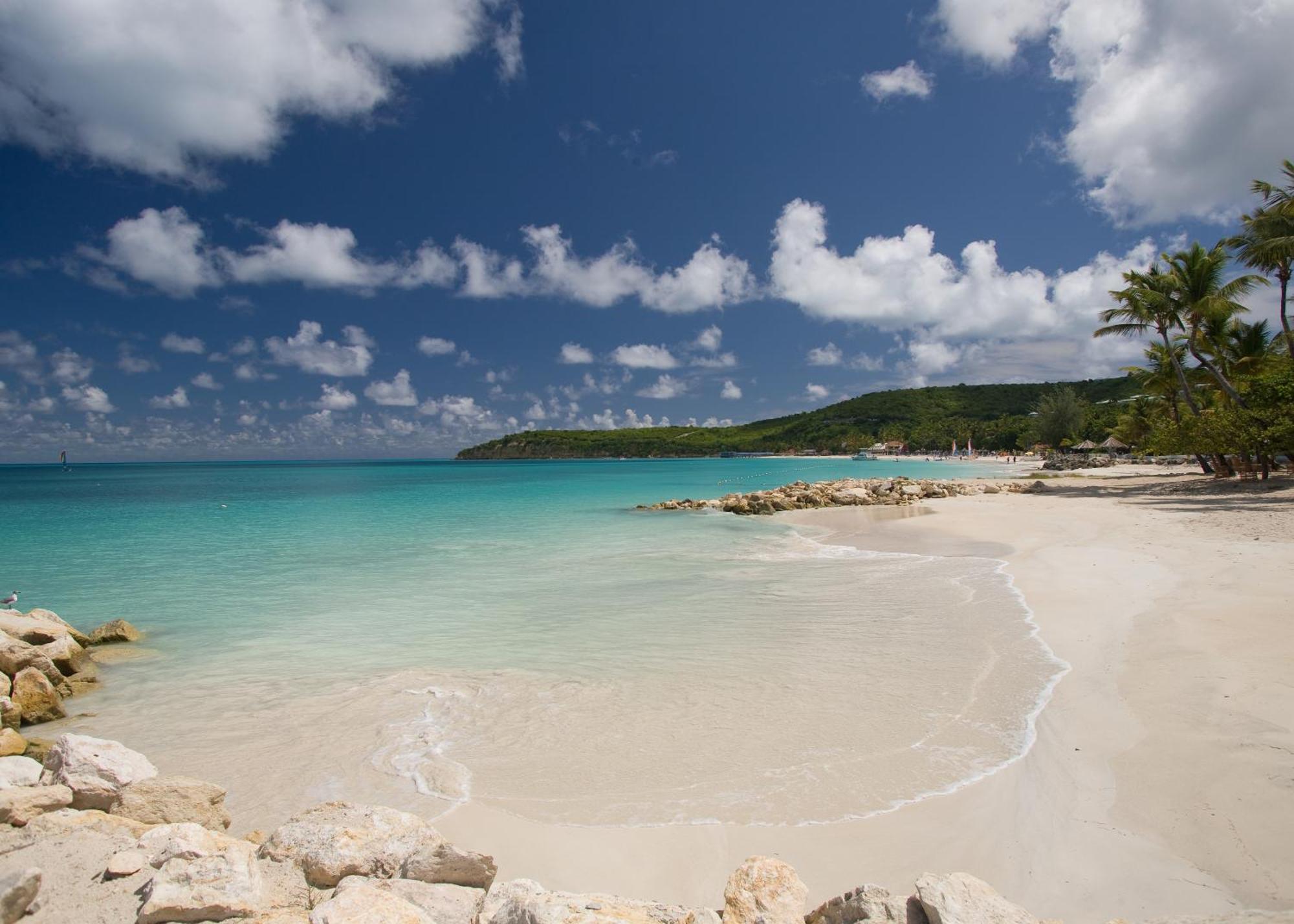 Buccaneer Beach Club Dickenson Bay Bagian luar foto