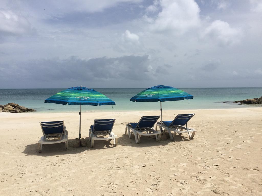 Buccaneer Beach Club Dickenson Bay Bagian luar foto