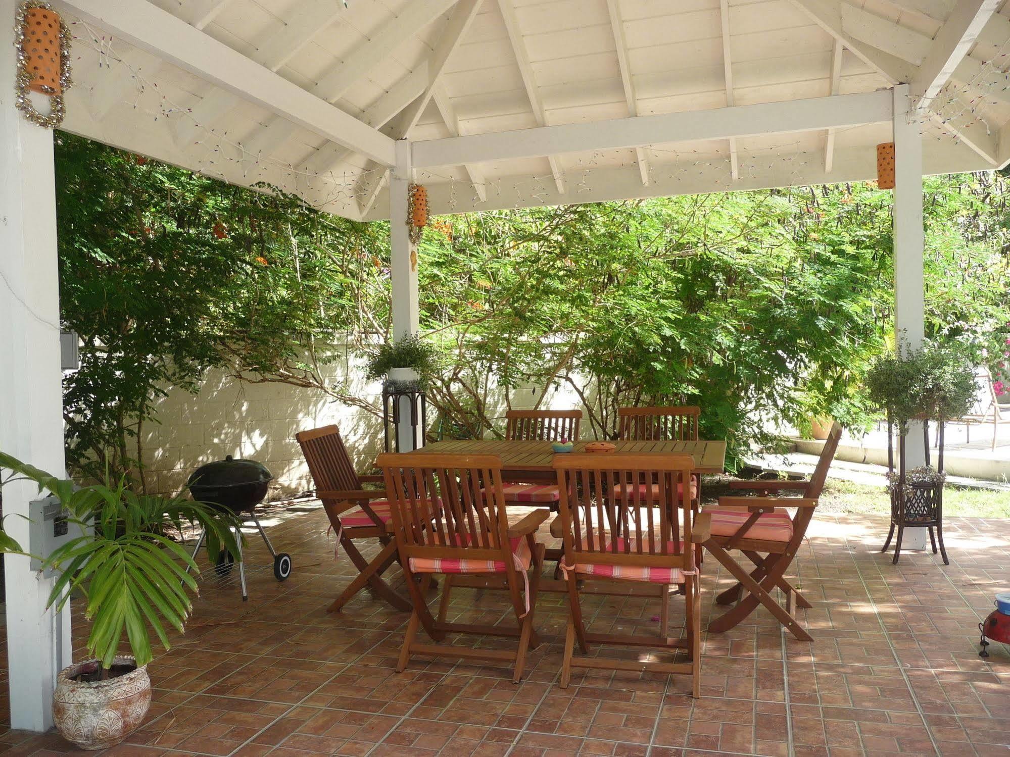Buccaneer Beach Club Dickenson Bay Bagian luar foto